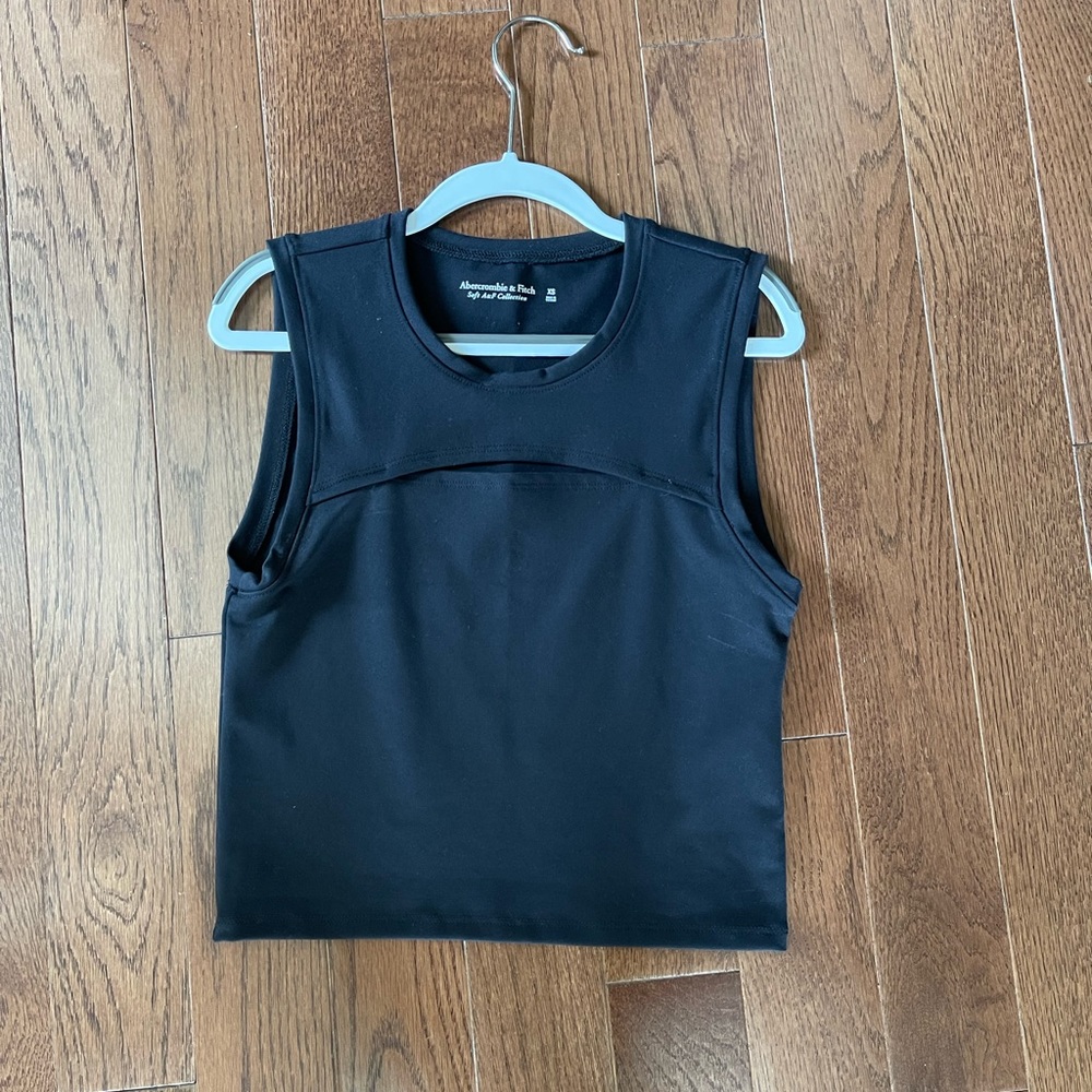 NWOT Seamless Crewneck Cutout Tank Top Crop Abercrombie